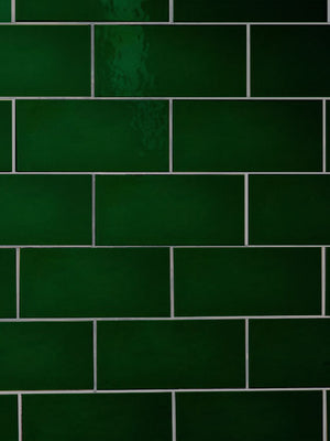 Hand-painted emerald green Iznik bordure tile