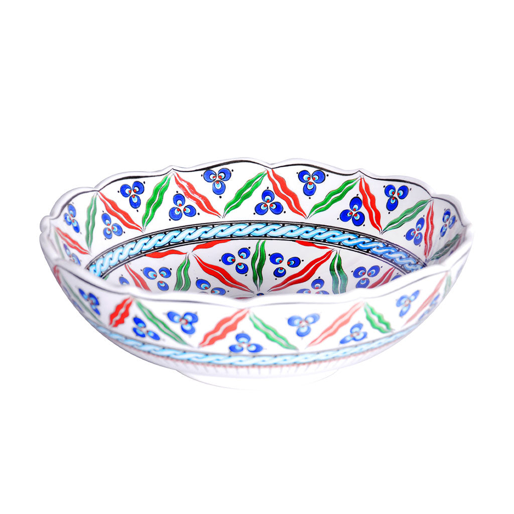 Iznik bowl decorated with chintemani pattern