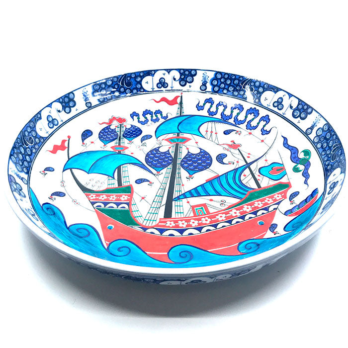 Iznik collection plate with beautiful sailing-ship design