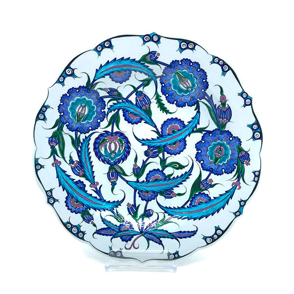 iznik dish with floral pattern