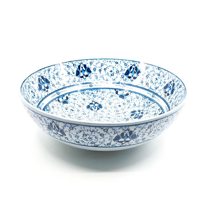 Iznik bowl decorated with golden horn " halic" design 