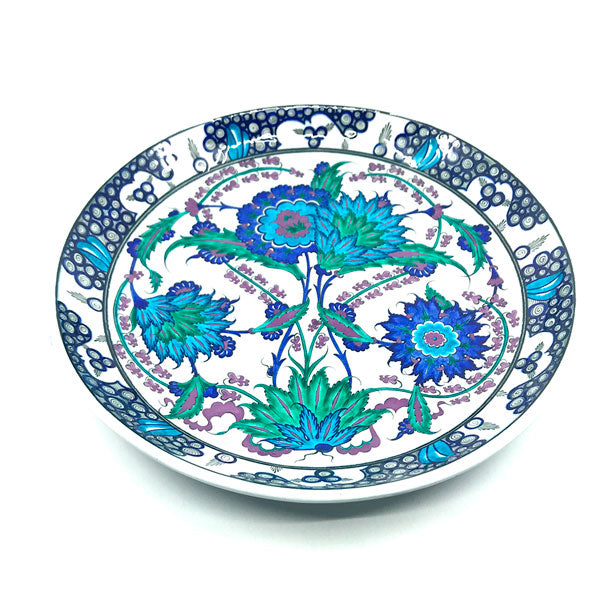 Iznik deep plate with two large flowerheads